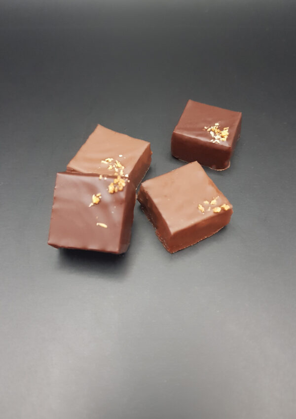 Chocolat à la noix de coco, une douceur exquise et parfumée.