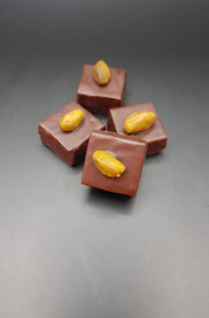 Chocolat à la pistache, une délicieuse fusion de chocolat et de pistache.